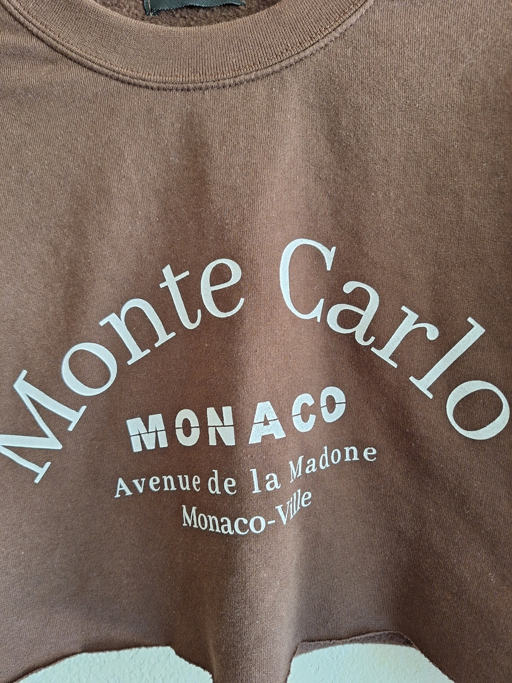 PrettyLittleThing SzM Brown Monte Carlo Cropped Sweatshirt - Picture 3 of 7